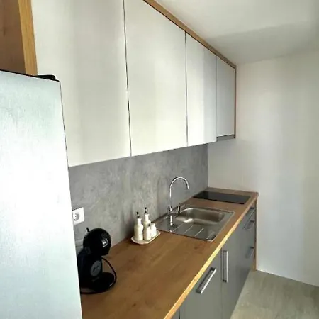 Mobile In With Garden Holiday home Drage