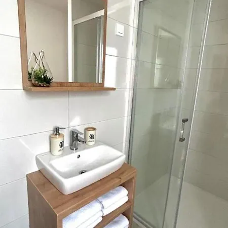 Mobile 70m Distant From Holiday home *