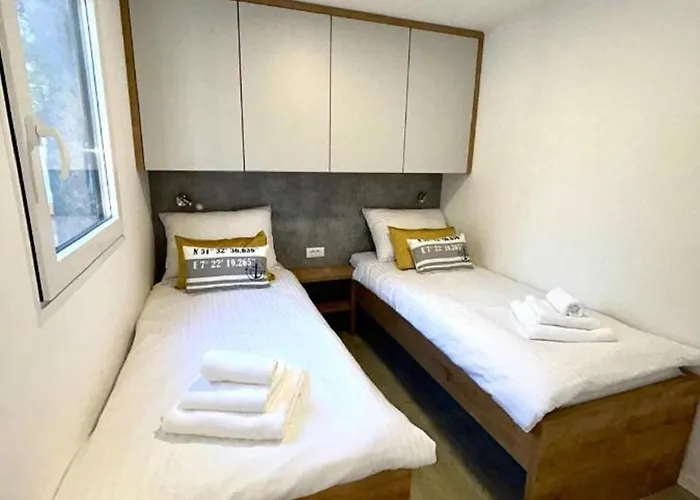 Feriehus Mobile In With Garden *