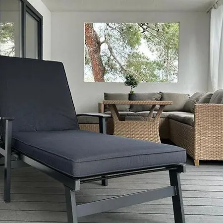 Mobile In With Garden 펜션 드라게